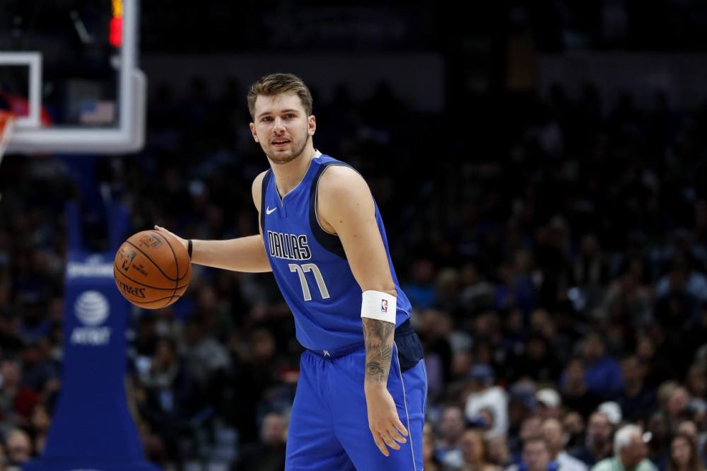  东契奇三双数追平魔术师约翰逊  